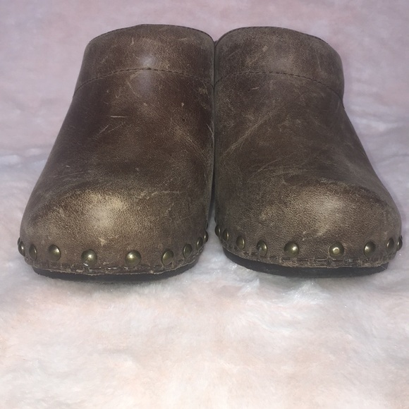 Dansko Brown Distressed Clogs Mules Heels - Picture 8 of 11